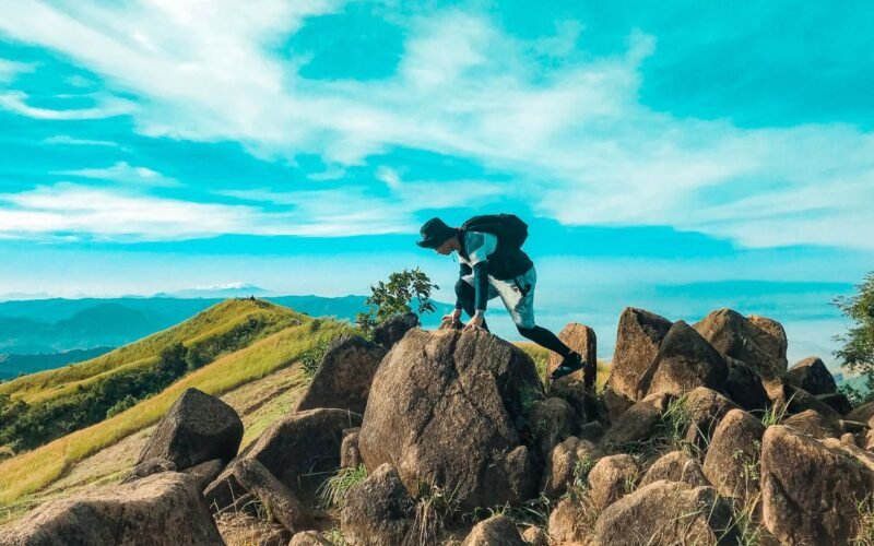 Climbing Mt Balagbag