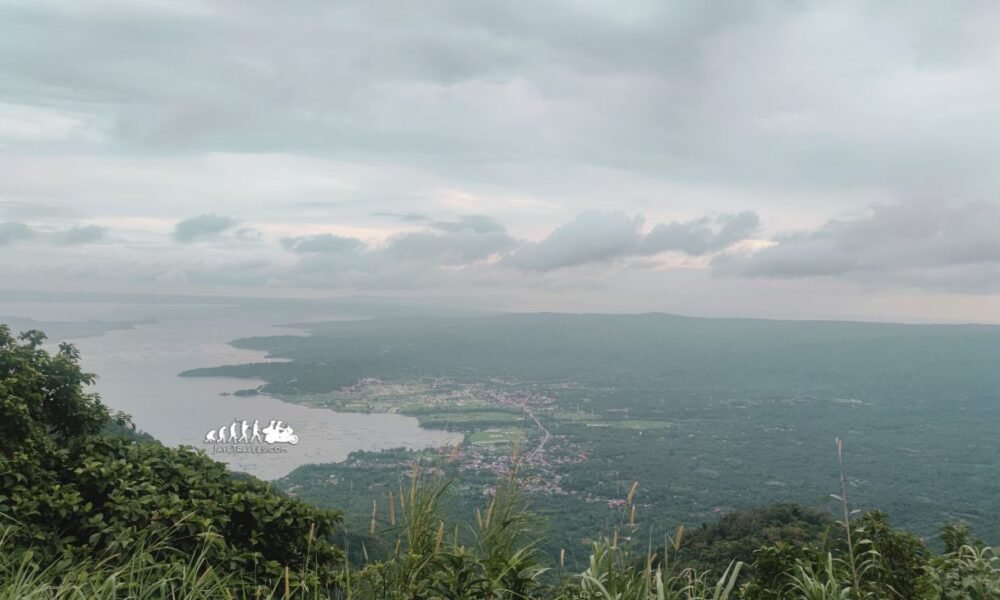 Tagaytay Overlooking