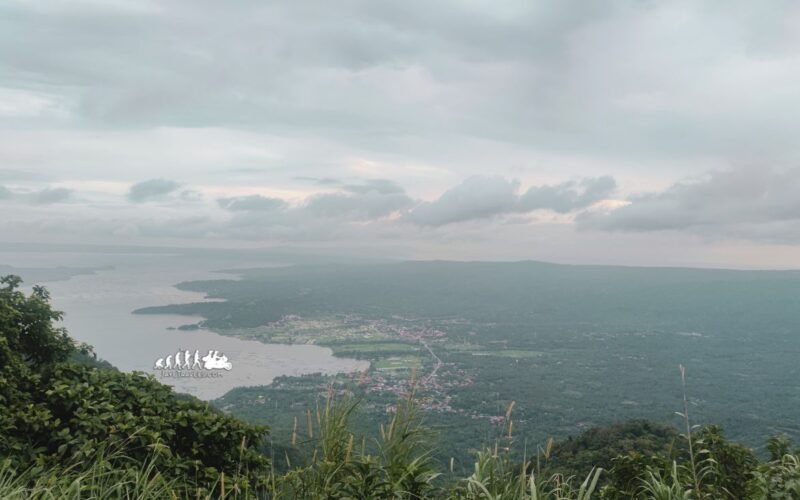 Tagaytay Overlooking