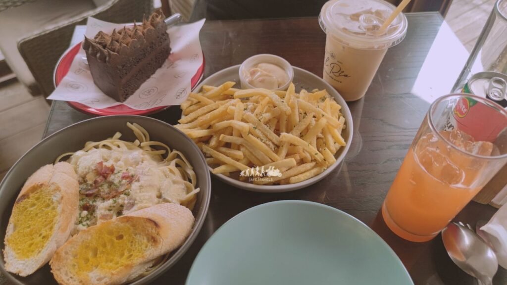 El Rio Cafe Food