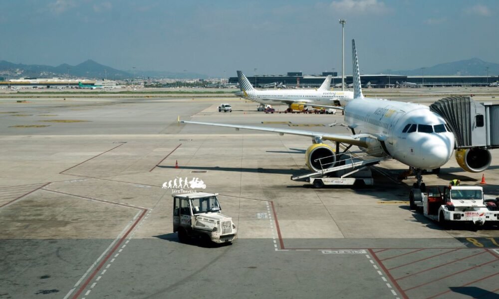Why you cant board even if plane is there, traveler at a closed airport gate